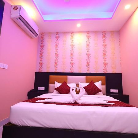Отель Jupiter Plaza Delhi Airport Нью-Дели Экстерьер фото