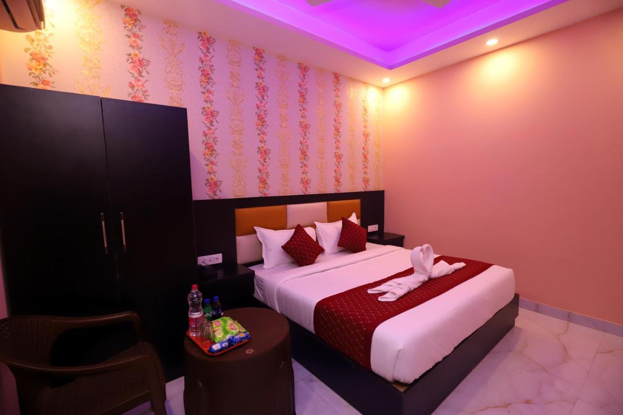 Отель Jupiter Plaza Delhi Airport Нью-Дели Экстерьер фото
