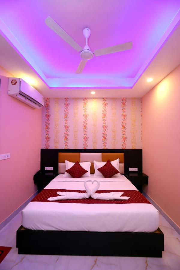 Отель Jupiter Plaza Delhi Airport Нью-Дели Экстерьер фото