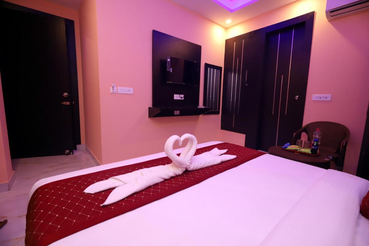 Отель Jupiter Plaza Delhi Airport Нью-Дели Экстерьер фото