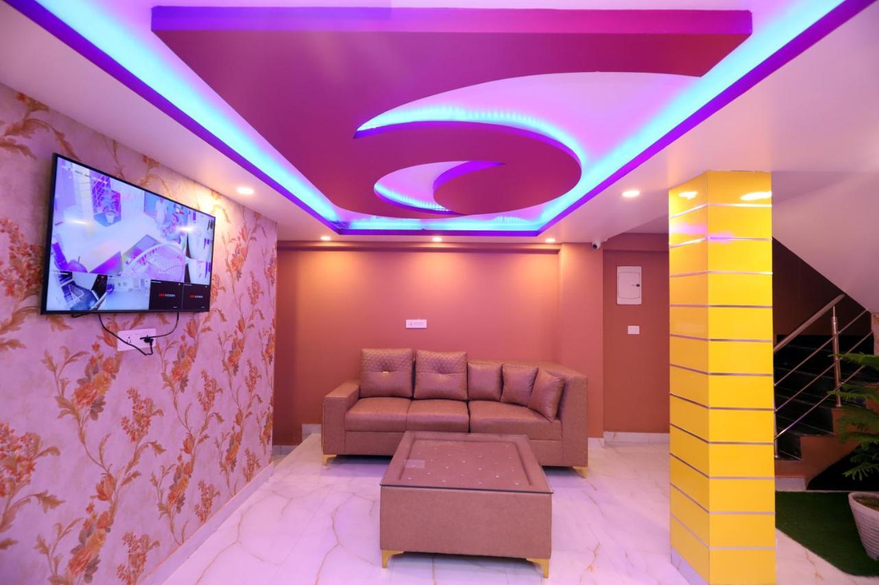Отель Jupiter Plaza Delhi Airport Нью-Дели Экстерьер фото